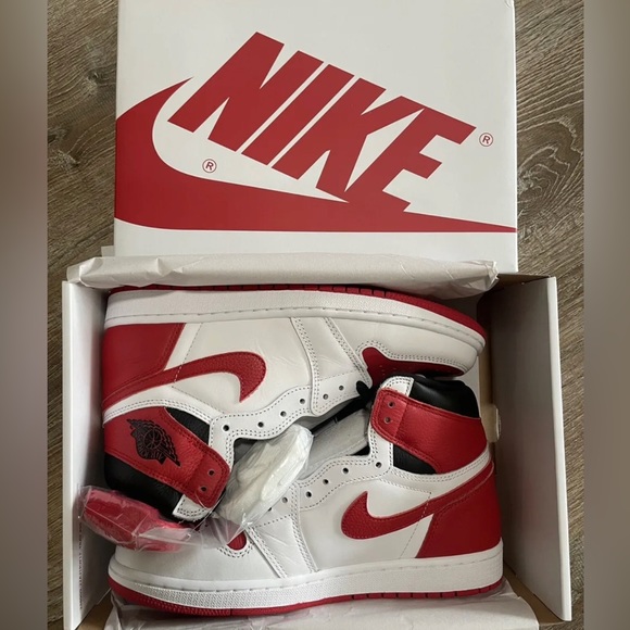 Nike Air Jordan 1 High OG Heritage 555088-161 Size 9 Men with Box - Picture 1 of 10